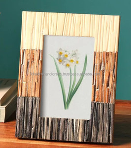 Cadre photo en bois naturel massif, forme rectangulaire moderne personnalisable avec couleurs personnalisées, incrustation d'os gris blanc, accent de fer - Product Image 2