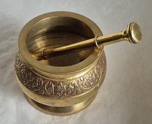 Ensemble mortier et pilon en acier inoxydable, artisanal, écologique, compatible lave-vaisselle, durable, outil manuel pour broyer les herbes et les épices SALEEM - Product Image 3