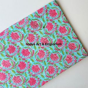 Tissu en coton imprimé traditionnel Jaipuri, coton cambriqué imprimé au bloc 60x60, tissu en coton à motifs. - Product Image 2