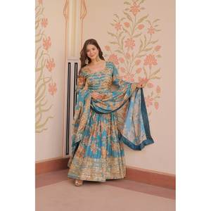 Vestido de Diseño Hecho a Mano con Estampado Floral, Organza Bordada, Cintura Imperio y Dupatta - Ideal para Fiestas - Product Image 1