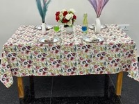 Nappe en coton de qualité supérieure, faite à la main, à imprimé floral moghol vintage, idéale pour la décoration moderne de salle à manger, usage domestique et fêtes.
