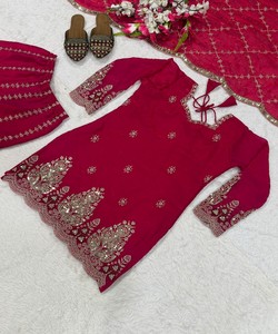 Red Embroidered Silk <b>Lehenga</b> Choli Set <b>Women</b> Traditional Vintage Wedding Outfit India Pakistan Regular Length 86784- - Product Image 4