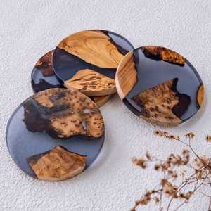 Sous-verres carrés modernes en bois avec incrustation de marbre, tapis et coussinets antidérapants - Product Image 1