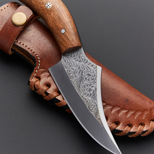 Couteau Skinner en noyer gravé, gravé sur acier D2, avec le même design que la fourreau en cuir, lame de haute qualité. - Product Image 2