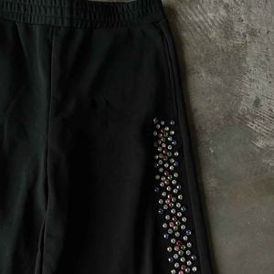 Sweat à capuche personnalisé décoré de strass polaire douce confortable chaud parfait pour tenue de fête gym ou vêtements de mode quotidiens décontractés - Product Image 3