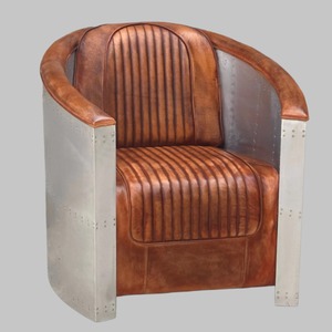 Sillón Chesterfield de Cuero Genuino Hecho a Mano con Respaldo Acolchado, Brazos Enrollados, Patas de Madera Maciza, Diseño Clásico Marrón - Product Image 4