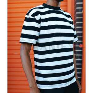 เสื้อยืดโอเวอร์ไซส์ลายทางขาวดำขายดีสำหรับผู้ชาย ทรงบ็อกซี่ สตรีทแวร์ ผ้าฝ้ายเอนไซม์วอช รับสกรีนโลโก้ แบรนด์ MAANIFY - Product Image 2