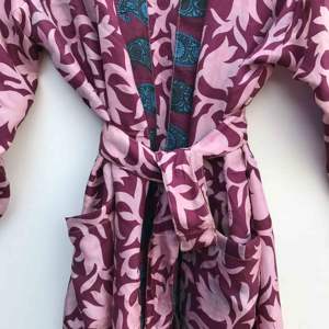 Kimono de Seda Vintage Premium, Estilo Saree, con Parches, Ropa de Estar por Casa y de Playa, Precio al por Mayor - Product Image 4