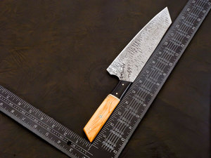 Nouveau Couteau de Chef Santoku Japonais en Acier Damas Forgé à la Main, Manche en Bois d'Olivier Ambidextre de Luxe, Lame de 8 Pouces - Product Image 4