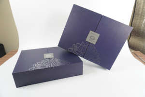 Luxury 2mm <b>Thick</b> Magnet Shape Gift Paper Boxes Premium Jewelry UV Matt Lamination Offset Sponge Stylish Luxury Glossy Lamination - Product Image 2