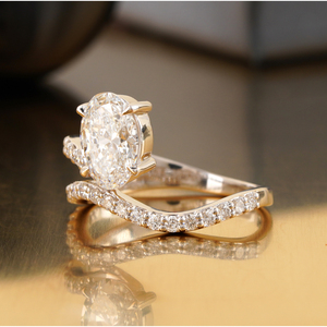 Anillo de Compromiso con Diamante Ovalado de 1.51 CT Cultivado en Laboratorio, Oro de 14K, VVS-VS DEF, Solitario con Banda Pavé, Oro Amarillo/Blanco - Product Image 2
