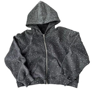 Sudadera con capucha pesada con cremallera completa y pedrería de diamante en toda la prenda, estilo streetwear personalizado para hombre, lavado ácido, color negro. - Product Image 3