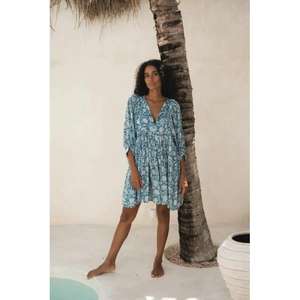 Vestido Maxi Boho Elegante y Moderno con Estampado Floral Natural, Color Azul Océano, 100% Algodón Ecológico, Silueta Relajada de Playa - Product Image 3