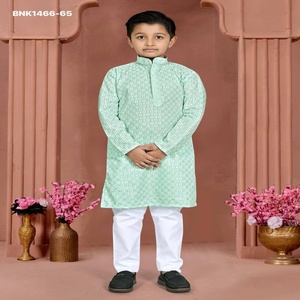 Coton de la meilleure qualité avec broderie Lucknowi Chickankari, poche d'un côté, collection de kurta-pyjama prêts-à-porter, fabricant de Surat. - Product Image 1