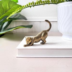 Figurine décorative de chat en laiton pour centre de table, idéale pour une présentation élégante à la maison et la décoration de table - Product Image 1