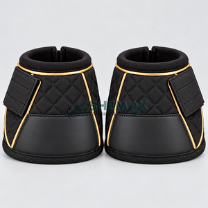 Botas de protección para caballos hechas con material exterior resistente, forro suave y cierre fiable para sesiones de entrenamiento y actividades al aire libre. - Product Image 2