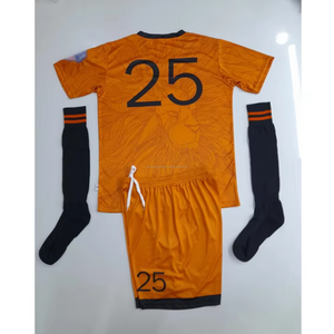 ชุดแข่งขันฟุตบอลแบบกำหนดเอง เสื้อเจอร์ซีย์โพลีเอสเตอร์แห้งเร็ว กางเกงขาสั้น ชุดทีมฟุตบอล รับพิมพ์โลโก้ รับผลิตแบบ OEM ODM รับสั่งซื้อจำนวนมาก - Product Image 5