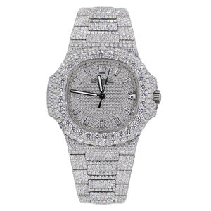 Reloj de Alta Gama con Movimiento de Cuarzo Cuadrado, Correa de Oro Amarillo, Esfera de Cristal y Diamantes Moissanite - Product Image 2