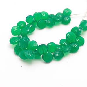 ลูกปัดหินออนิกซ์สีเขียวธรรมชาติแกะสลักทรงเปลือกหอย เจาะรูด้านข้าง ขนาด 9-10 มม. ลูกปัดออนิกซ์สีเขียวแกะสลักด้วยมือ สำหรับทำเครื่องประดับและขายส่ง - Product Image 1