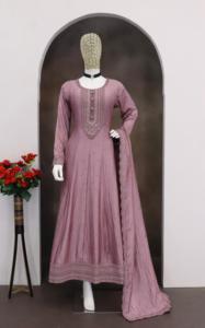 ชุดอานาร์กาลีผ้าไหมวิชิตร้าปักลายทันสมัย ยาวคลุมเท้า ฟรีไซส์ สำหรับงานแต่งงานและงานดิวาลี - Product Image 5