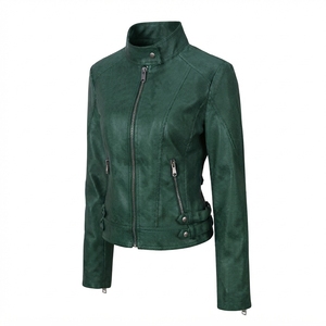 Veste en cuir véritable de luxe pour femmes avec col à boutons pression, matériau de qualité supérieure, coupe ajustée et silhouette élégante pour les occasions spéciales - Product Image 2
