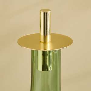 Vase de sol moderne en métal vert avec élégant accent métallique sur le dessus, fait main, résistant à la rouille, pour la décoration de la maison et de la table de luxe - Product Image 4