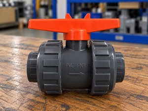 Vanne à boisseau sphérique manuelle CPVC DN15 avec siège en PTFE, filetage NPT 30 degrés, port 1/2 pouce pour l'eau, personnalisable OEM, directement de l'usine C-Way - Product Image 3