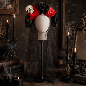 Diadema de Tul Multiusos con Diseño Gótico Espeluznante, Calavera Realista, Adorno Floral Negro y Rojo, y Malla de Telaraña Rota - Product Image 5