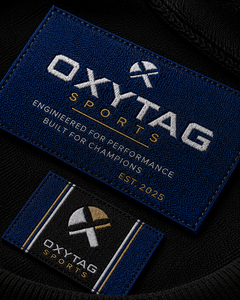ป้ายผ้าปักลาย Oxytag Sports รูปทรงสี่เหลี่ยมผืนผ้า สำหรับติดเสื้อผ้า ตัดขอบด้วยเลเซอร์ ราคาขายส่ง รับผลิตตามแบบ OEM ป้ายปี 2026 - Product Image 5