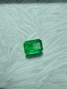 Esmeralda Natural de Alta Calidad, Corte Octogonal, Verde, para Joyería, GEMS INTERNATIONAL GI-0012 11.3x8.3x5.8mm 4.32 Ct, Personalizable - Product Image 3