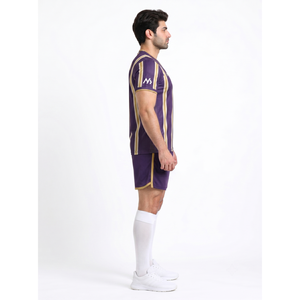 Tenue de football vintage rayée haut de gamme, coupe ajustée, en maille polyester 160 GSM, uniforme de football personnalisé OEM pour hommes, 100 % polyester - Product Image 3