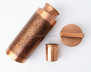 Bouteille d'eau en cuivre pur gravée sur mesure OEM avec infuseur et filtre, anti-fuite, pour thé ayurvédique et sport, fournisseur en gros - Product Image 5