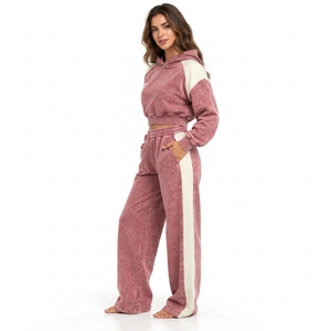 Conjunto Deportivo Premium para Mujer, Estilo Acid Wash, Sudadera y Pantalones Jogger de Algodón Lavado, Tela Suave, Ajuste Cómodo, Estilo Vintage Casual - Product Image 5