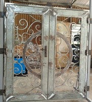 Porte d'entrée en fer forgé de qualité supérieure, porte décorative en fer sur mesure avec verre pour villas de luxe et résidences modernes