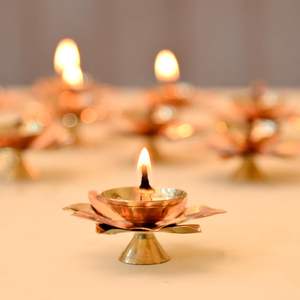 Lampe Diya en laiton Forme Lotus - Product Image 5