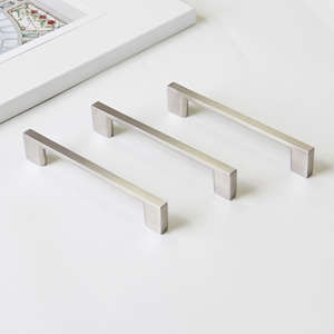 Tirador Moderno de Aluminio Cuadrado Contemporáneo para Muebles Minimalistas, para Gabinetes de Cocina, Baño y Cómodas - Product Image 3