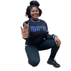 เสื้อสเวตเชิ้ต Sigma Gamma Rho Chenille ลายตัวอักษรกรีกสำหรับผู้หญิง สีดำ ทอง น้ำเงิน ลายทาง มีกระเป๋า คอกลม เสื้อพูลโอเวอร์สำหรับชมรมนักศึกษา - Product Image 3