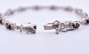 Pulsera de Cuarzo Topacio Ahumado con Eslabones en Forma de Lazo en Plata Sólida 925, Joyería Sofisticada con Piedras Preciosas Neutras - Product Image 4