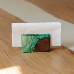 Porta servilletas de madera hecho a mano con incrustaciones de resina ondulada, elegante organizador de pañuelos para uso en mesa de comedor, cocina, restaurante o hogar. - Product Image 2