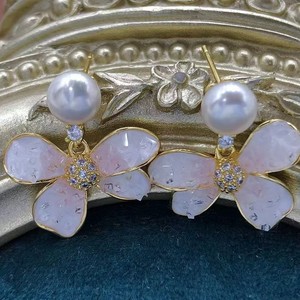 Pendientes de Perlas de Cristal Azul y Rosa Degradado de Moda, Hechos de Plata Pura, Diseño Geométrico de Alta Gama con una Dulce Tentación Fresca - Product Image 2