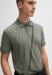 เสื้อเชิ้ตแขนสั้นผู้ชายสีเขียวมะกอก ผ้าฝ้าย ปักโลโก้ลายเส้นเรขาคณิต เสื้อถักลำลอง - Product Image 4