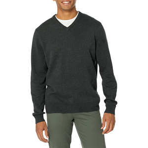Pull essentiel bleu ciel à col en V pour homme, tricot léger effet cachemire, idéal pour les tenues décontractées ou professionnelles. - Product Image 4
