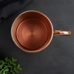 แก้วทองแดงดีไซน์สวยงาม ตกแต่งลายตอก พร้อมหูจับ สไตล์วินเทจ - Product Image 2