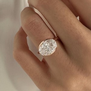 Bague signet en or massif 14 carats avec diamant ovale de 5,00 carats VS1 cultivé en laboratoire, bijou raffiné et parfait pour les fiançailles, une surprise pour elle. - Product Image 1