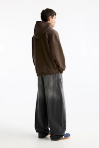 Sweat-shirt à capuche ample avec poche, confortable, en mélange de coton doux, parfait pour les hommes, les femmes et les adolescents - Product Image 2