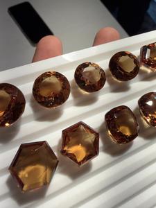 Pierre précieuse synthétique Alexandrite facettée à changement de couleur pour la fabrication de bijoux en gros - Product Image 1