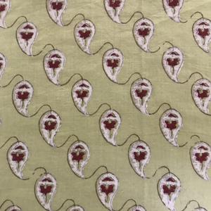 Tissu en coton imprimé à la main – Base vert pistache clair avec motif floral Paisley |   Textile indien fait main - Product Image 1