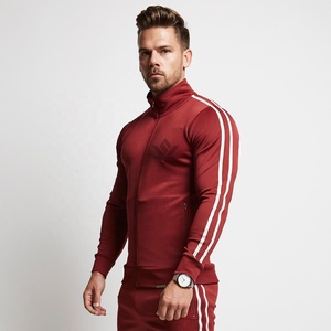Conjunto Deportivo Unisex Rojo Estampado 2 en 1 con Capucha, Sudadera con Cierre Completo y Pantalones Jogger, Ropa Deportiva Informal Transpirable para Invierno - Product Image 3