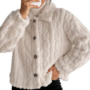 Veste en fourrure d'hiver personnalisée en peluche douce, confort premium, texture lisse, légère, écologique, sensation de chaleur, facile à porter - Product Image 5