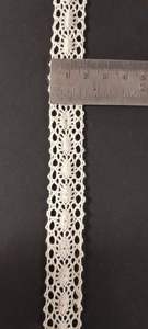 Dentelle GPO douce et légère, idéale pour les bordures de sari, les dupattas et les modèles de blouses. - Product Image 2